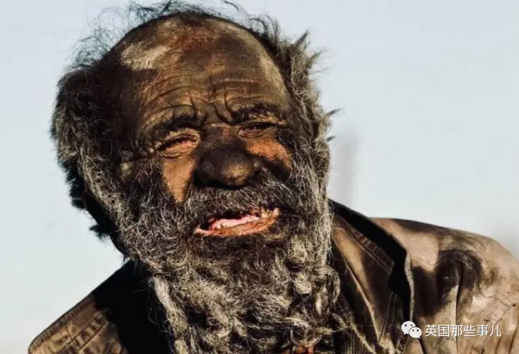 “全球最脏的人”终于洗了67年来第一个澡，结果，洗完就去世了……