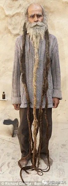 “全球最脏的人”终于洗了67年来第一个澡，结果，洗完就去世了……