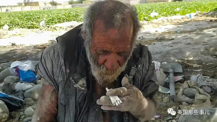 “全球最脏的人”终于洗了67年来第一个澡，结果，洗完就去世了……
