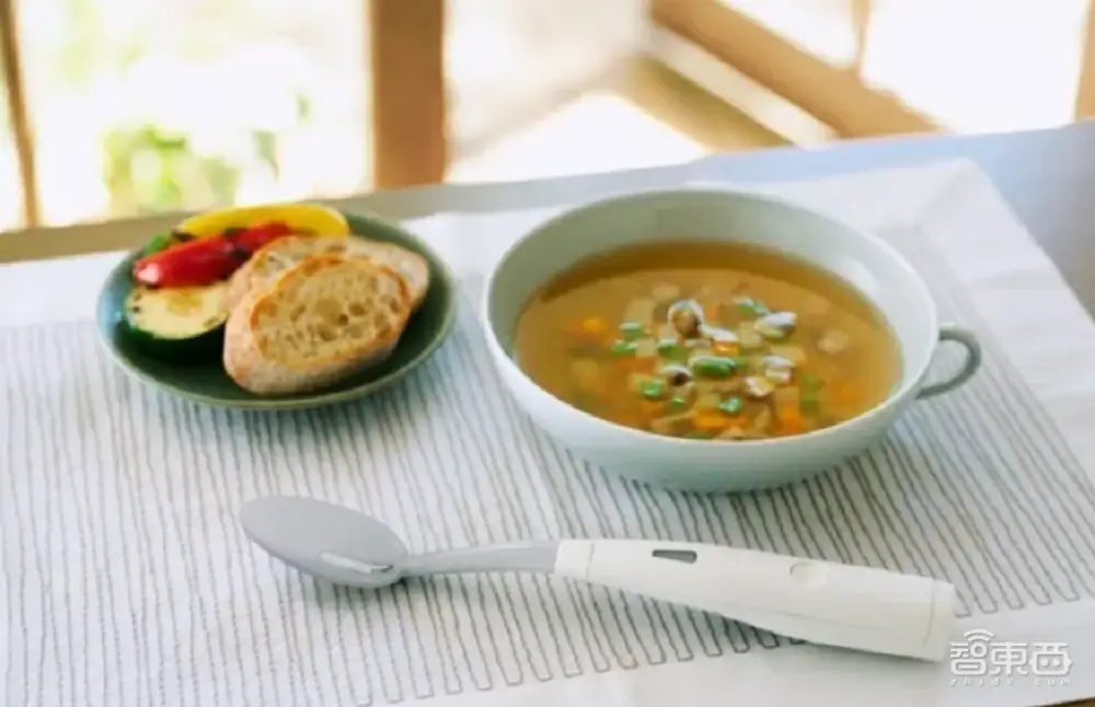 CES十大最酷黑科技：机器人、家电整活脑洞大开，有亿点点抽象 