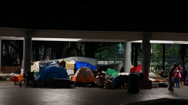 香港女性无家者：城市街角的“隐身人”